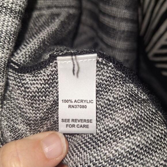 Cato‎ Woman’s Size XL Poncho Style Shawl Minimalist Fringe Asymmetrical Western - Picture 4 of 4